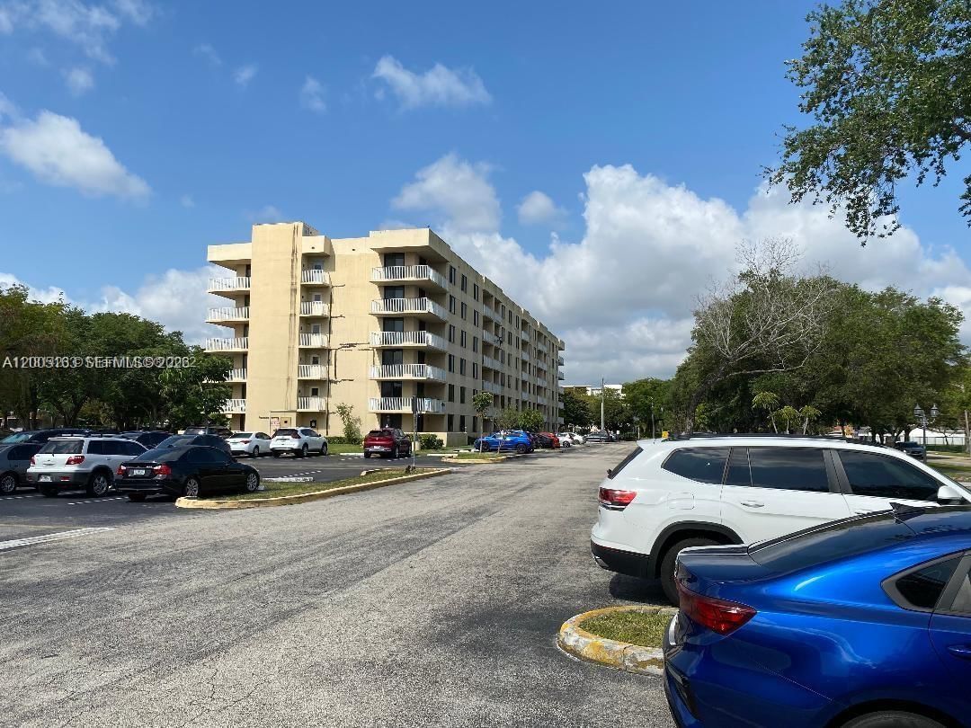 Real estate property located at 901 Hillcrest Dr #315, Broward, Hillcrest East No 19 Cond, Hollywood, FL