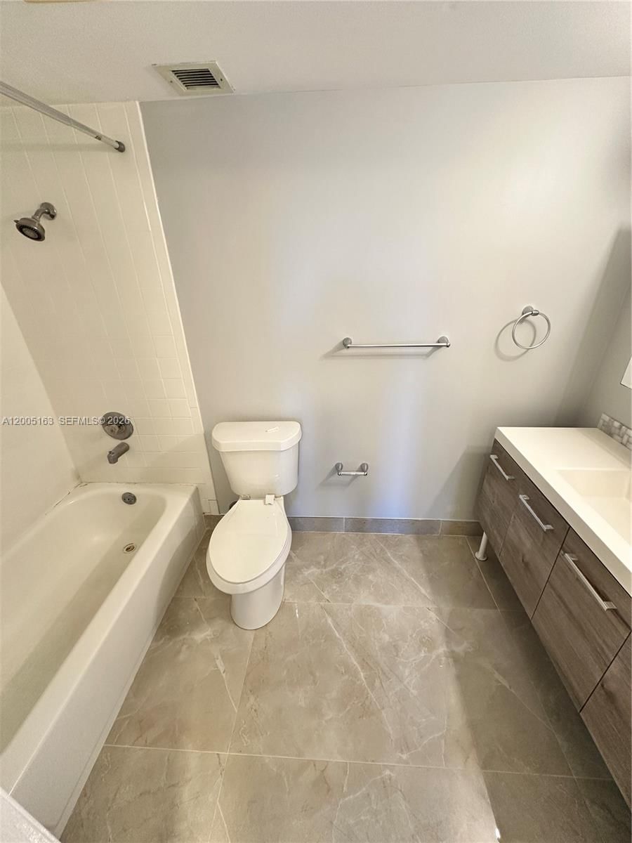 Real estate property located at 901 Hillcrest Dr #315, Broward, Hillcrest East No 19 Cond, Hollywood, FL