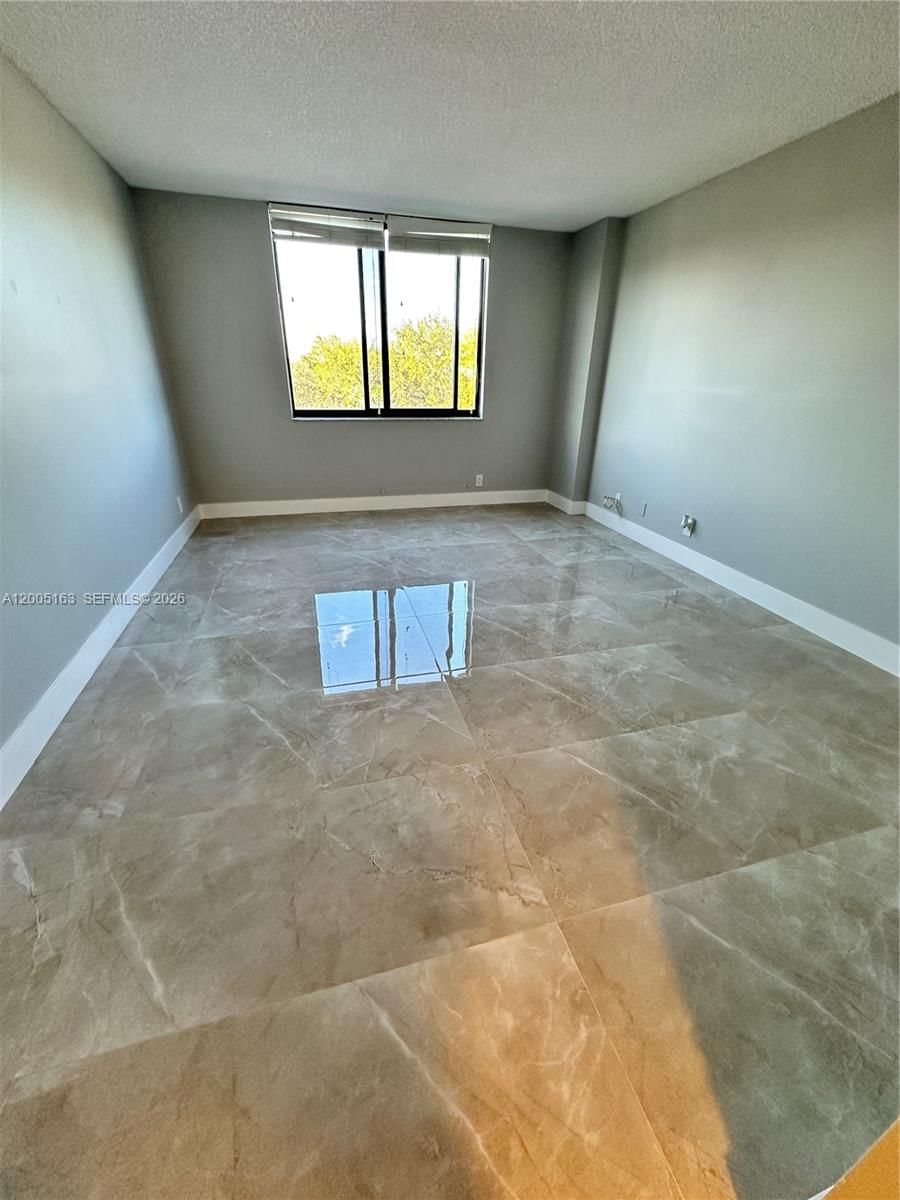 Real estate property located at 901 Hillcrest Dr #315, Broward, Hillcrest East No 19 Cond, Hollywood, FL