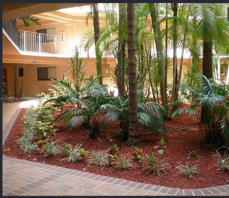 Real estate property located at 8650 133rd Ave Rd #213, Miami-dade, Horizons West Condo #7, Miami, FL