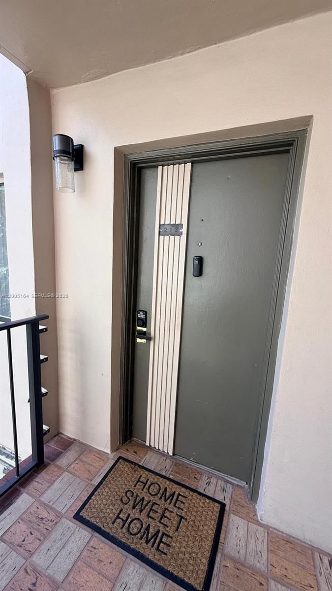 Real estate property located at 8650 133rd Ave Rd #213, Miami-dade, Horizons West Condo #7, Miami, FL