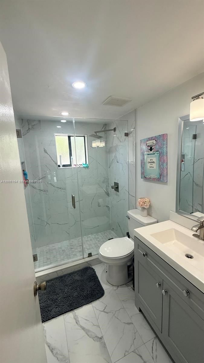 Real estate property located at 8650 133rd Ave Rd #213, Miami-dade, Horizons West Condo #7, Miami, FL