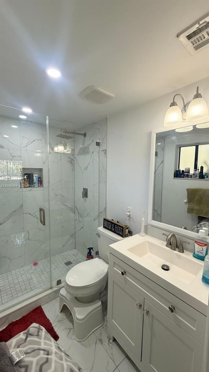 Real estate property located at 8650 133rd Ave Rd #213, Miami-dade, Horizons West Condo #7, Miami, FL