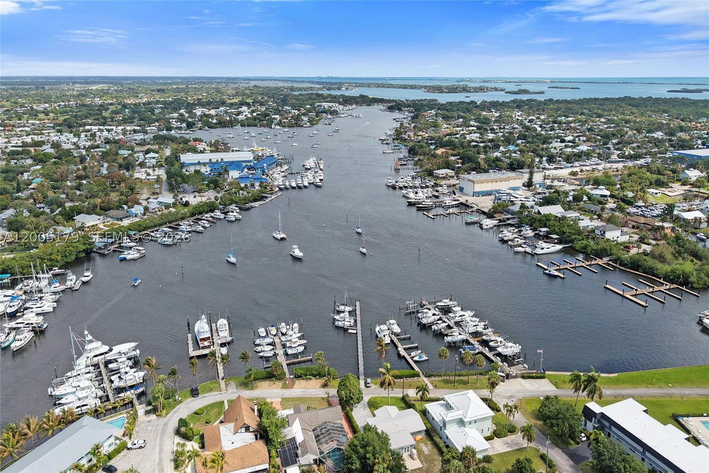 Real estate property located at 4648 Binnacle Way, Martin, Salerno Shores, Stuart, FL