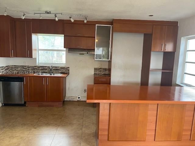 Real estate property located at 758 3rd Pl, Broward, College Tract 2nd Add, Dania Beach, FL