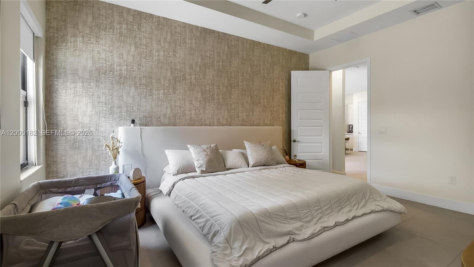 Real estate property located at 16051 87th Ct, Miami-dade, Dunnwoody Lake, Miami Lakes, FL