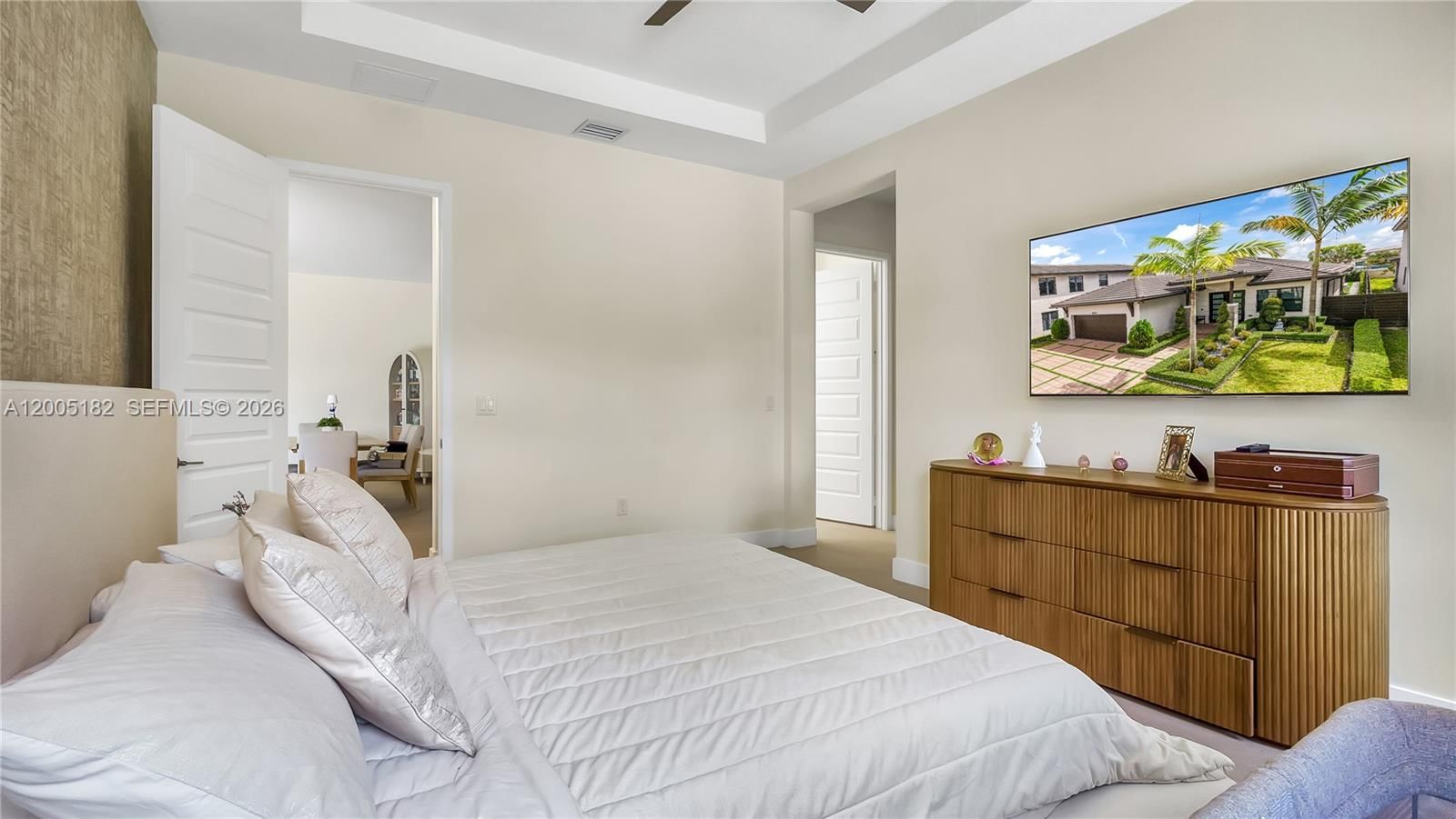 Real estate property located at 16051 87th Ct, Miami-dade, Dunnwoody Lake, Miami Lakes, FL