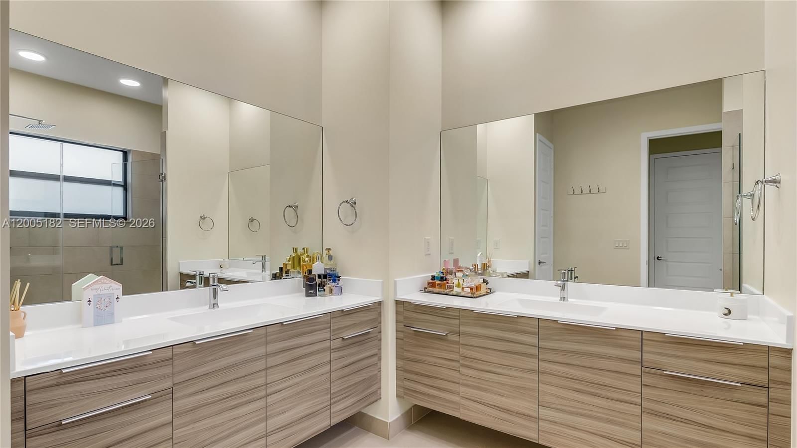 Real estate property located at 16051 87th Ct, Miami-dade, Dunnwoody Lake, Miami Lakes, FL