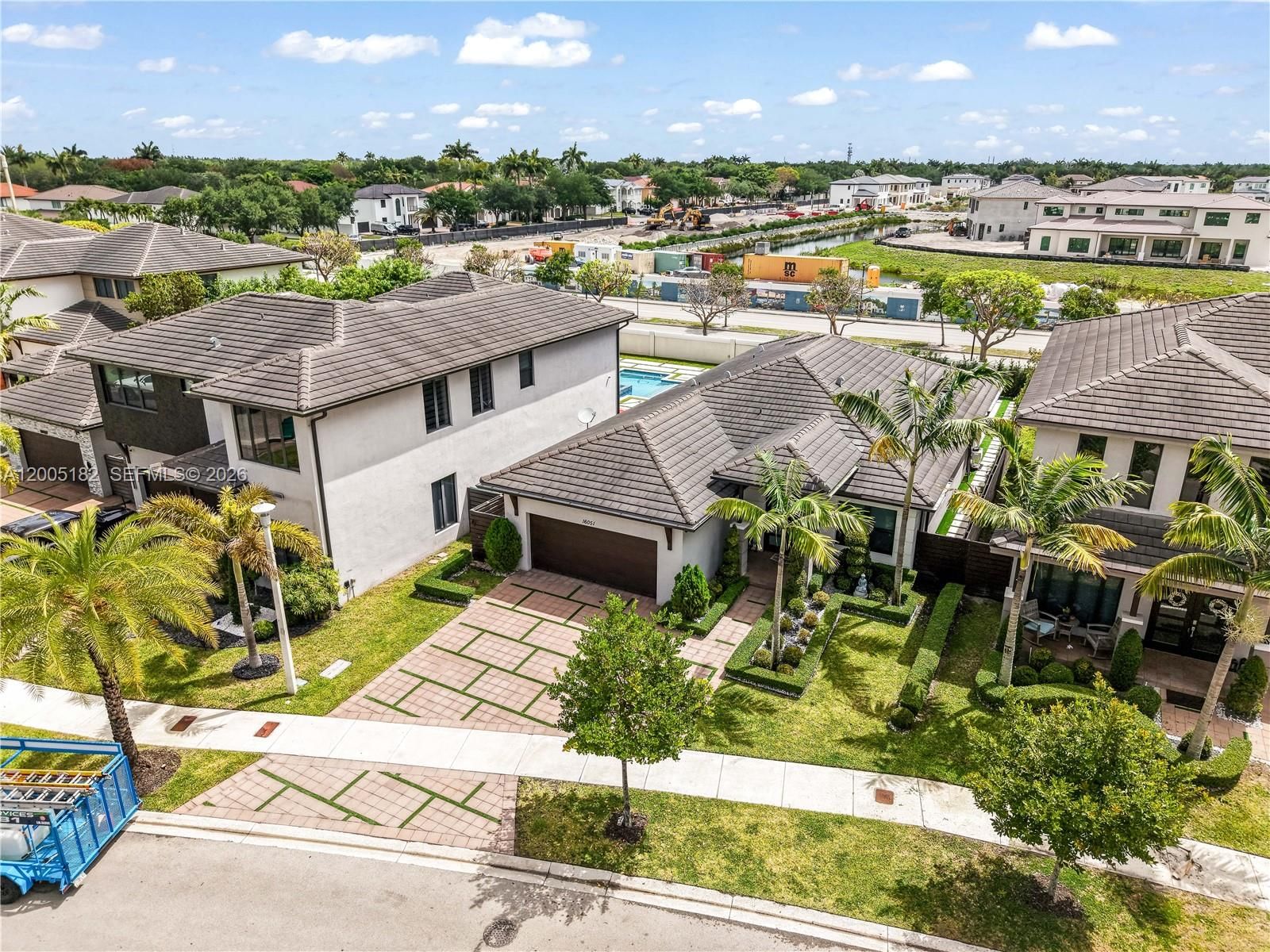 Real estate property located at 16051 87th Ct, Miami-dade, Dunnwoody Lake, Miami Lakes, FL