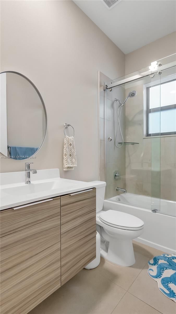 Real estate property located at 16051 87th Ct, Miami-dade, Dunnwoody Lake, Miami Lakes, FL