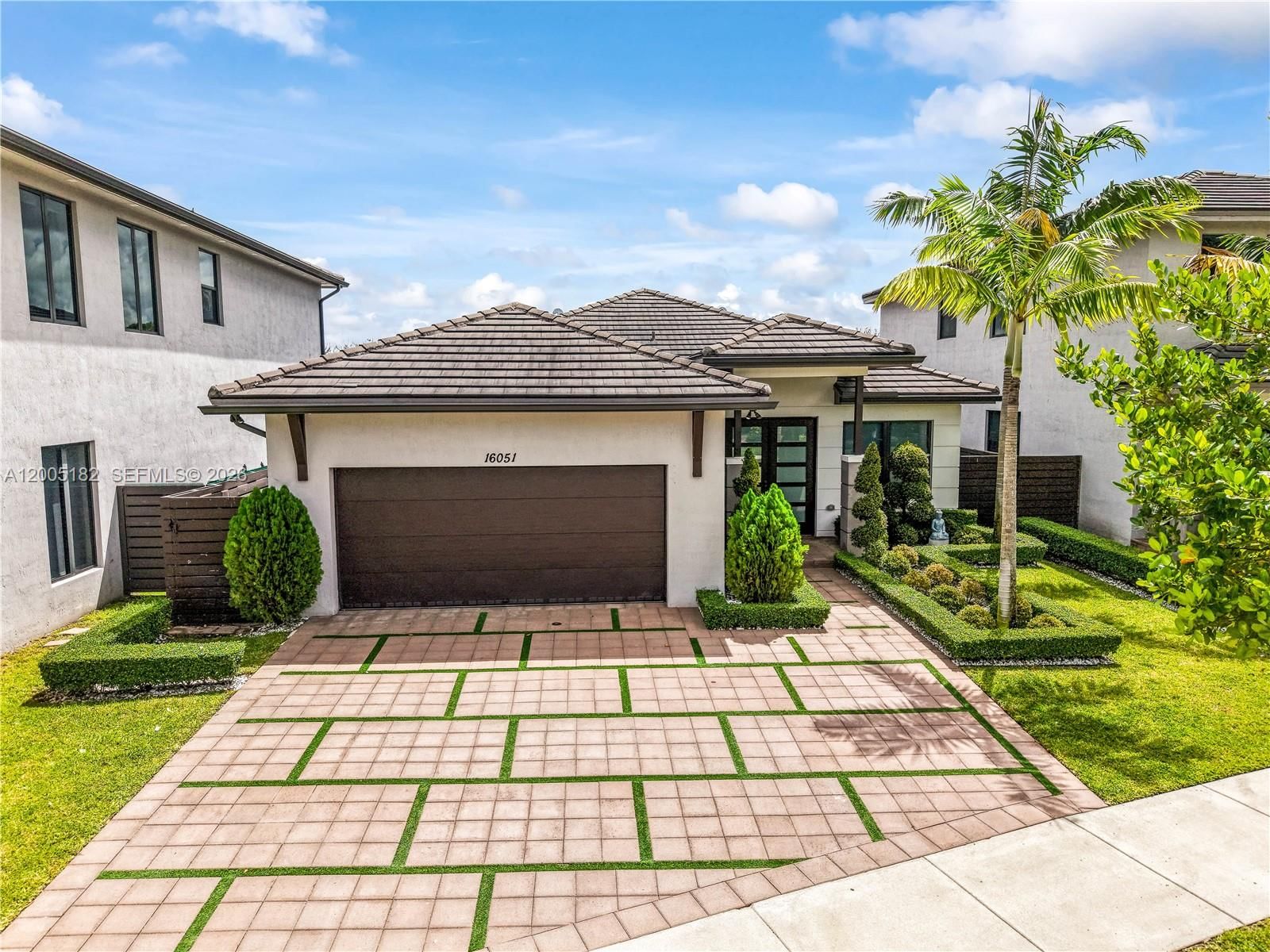 Real estate property located at 16051 87th Ct, Miami-dade, Dunnwoody Lake, Miami Lakes, FL