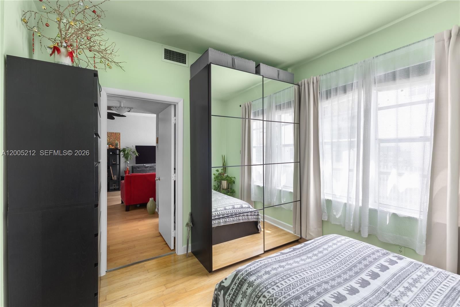 Real estate property located at 1200 Euclid Ave #102, Miami-dade, The Fenimore Condo, Miami Beach, FL