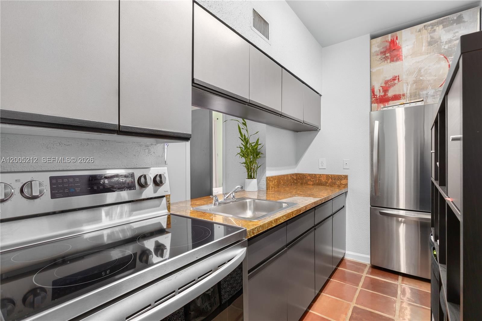 Real estate property located at 1200 Euclid Ave #102, Miami-dade, The Fenimore Condo, Miami Beach, FL