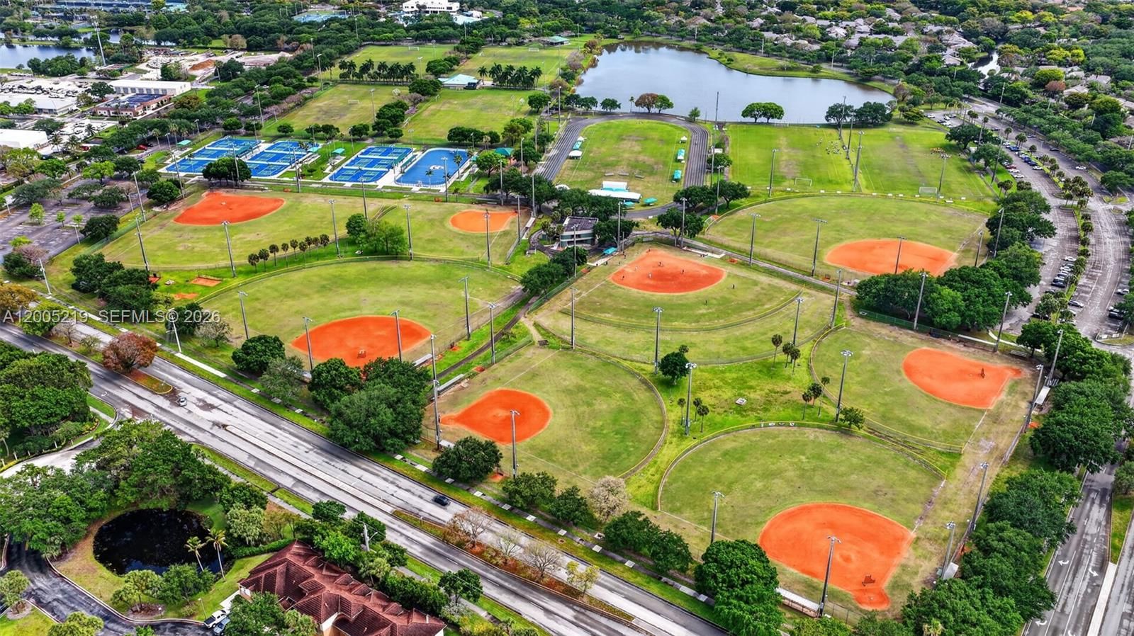 Real estate property located at 845 91st Ter, Broward, Colonnades Condo, Plantation, FL