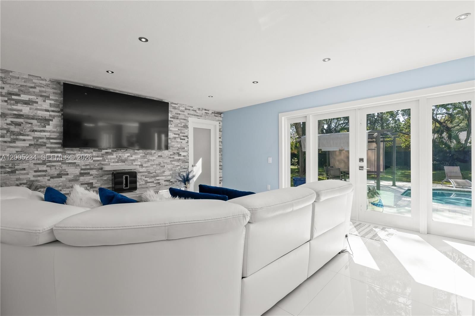 Real estate property located at 7330 165th St, Miami-dade, Kings Cove, Palmetto Bay, FL