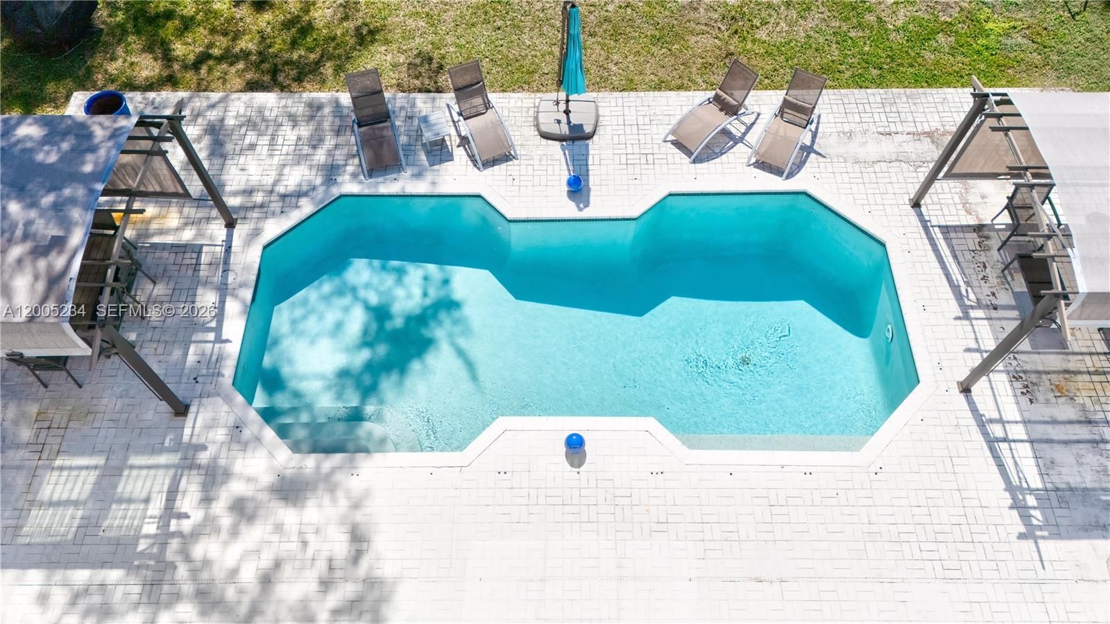 Real estate property located at 7330 165th St, Miami-dade, Kings Cove, Palmetto Bay, FL