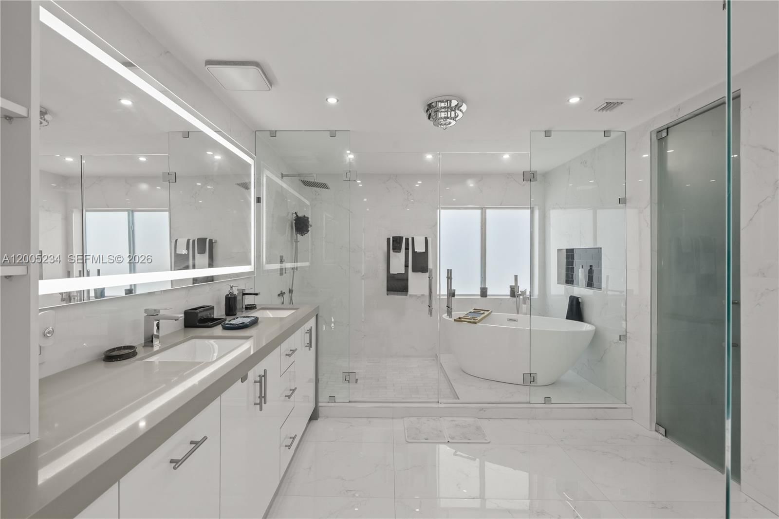 Real estate property located at 7330 165th St, Miami-dade, Kings Cove, Palmetto Bay, FL