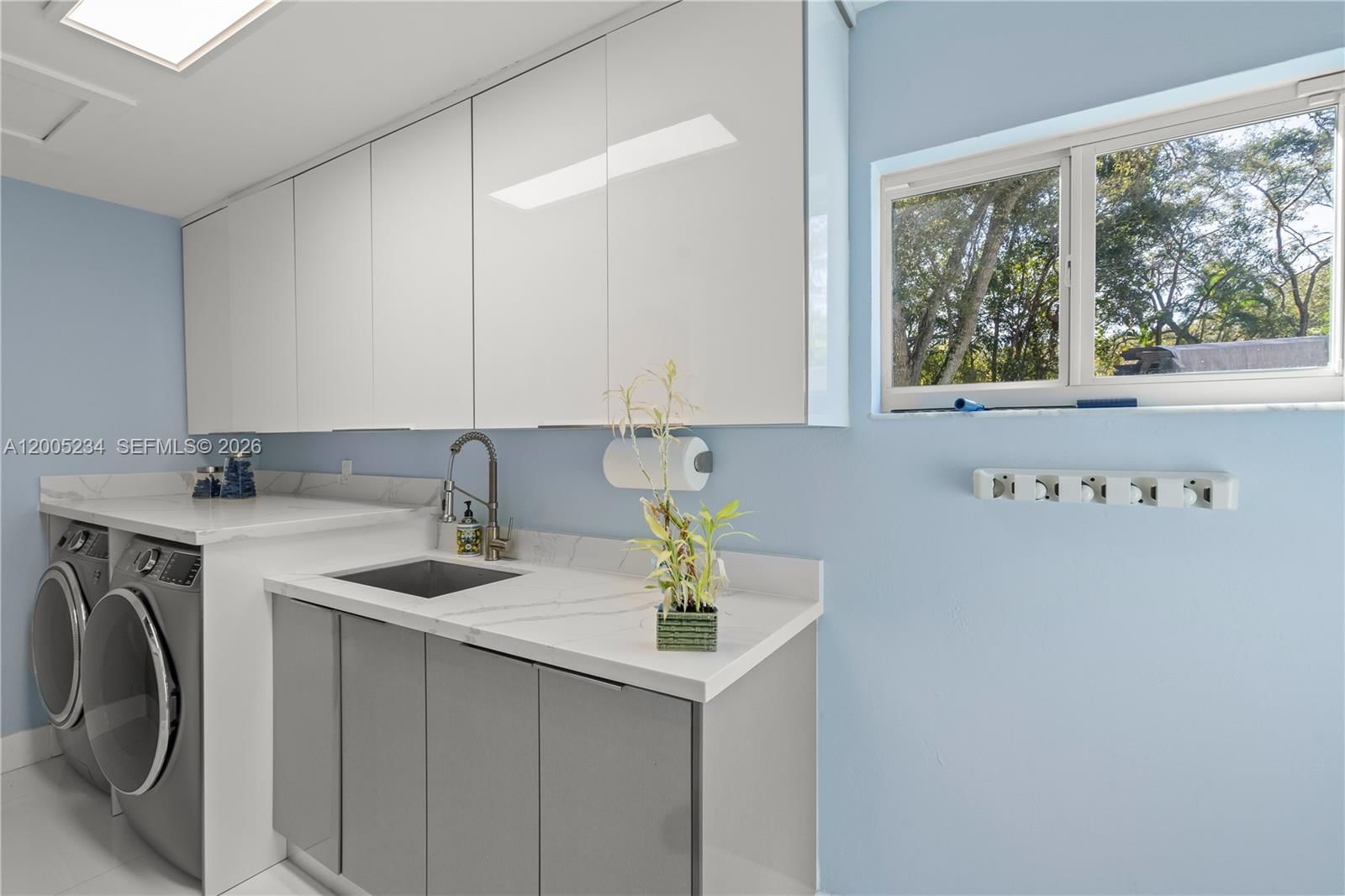 Real estate property located at 7330 165th St, Miami-dade, Kings Cove, Palmetto Bay, FL