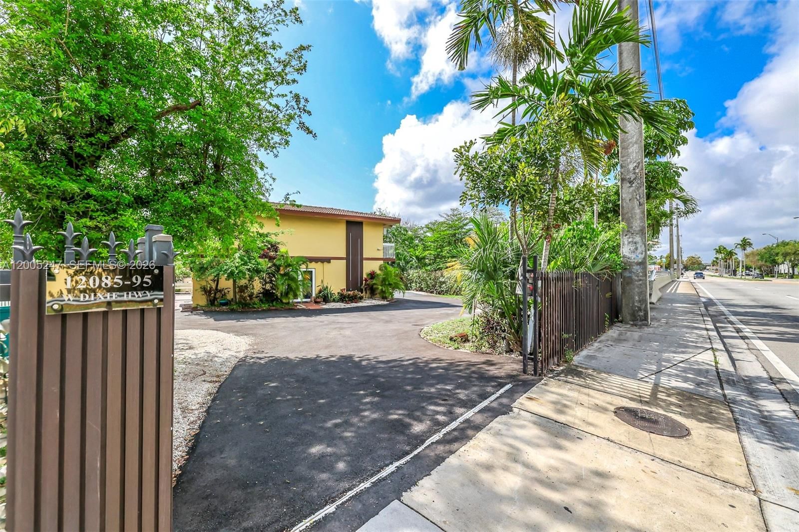 Real estate property located at 12085 Dixie Hwy, Miami-dade, Biscayne Park Estates, Biscayne Park, FL