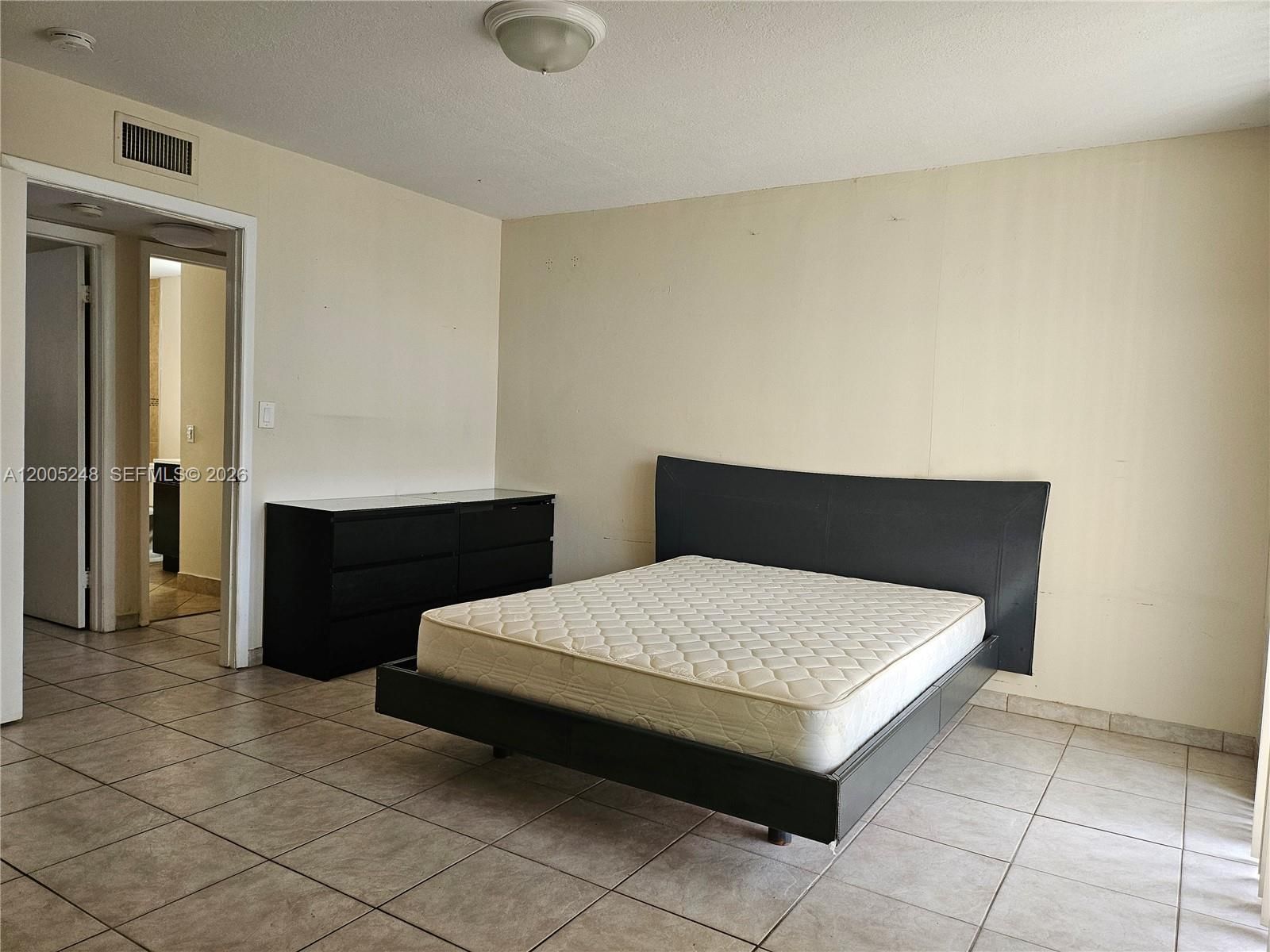 Real estate property located at 8005 107th Ave #305, Miami-dade, The Horizons Condo #6, Miami, FL