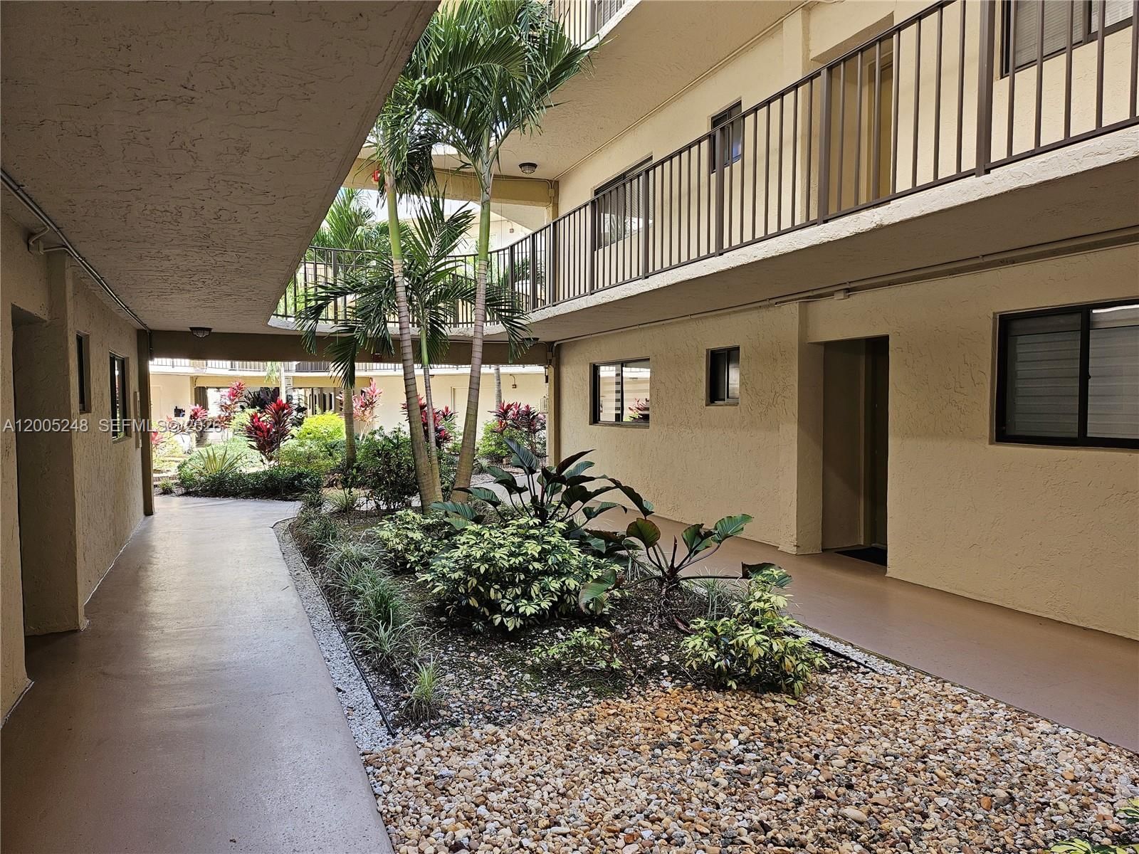 Real estate property located at 8005 107th Ave #305, Miami-dade, The Horizons Condo #6, Miami, FL