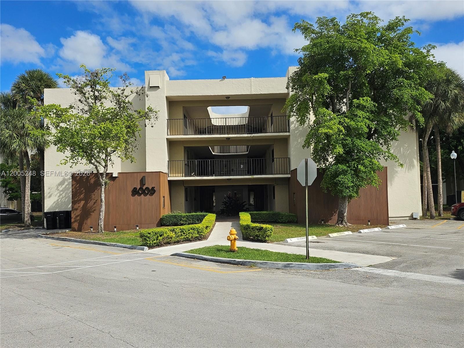 Real estate property located at 8005 107th Ave #305, Miami-dade, The Horizons Condo #6, Miami, FL