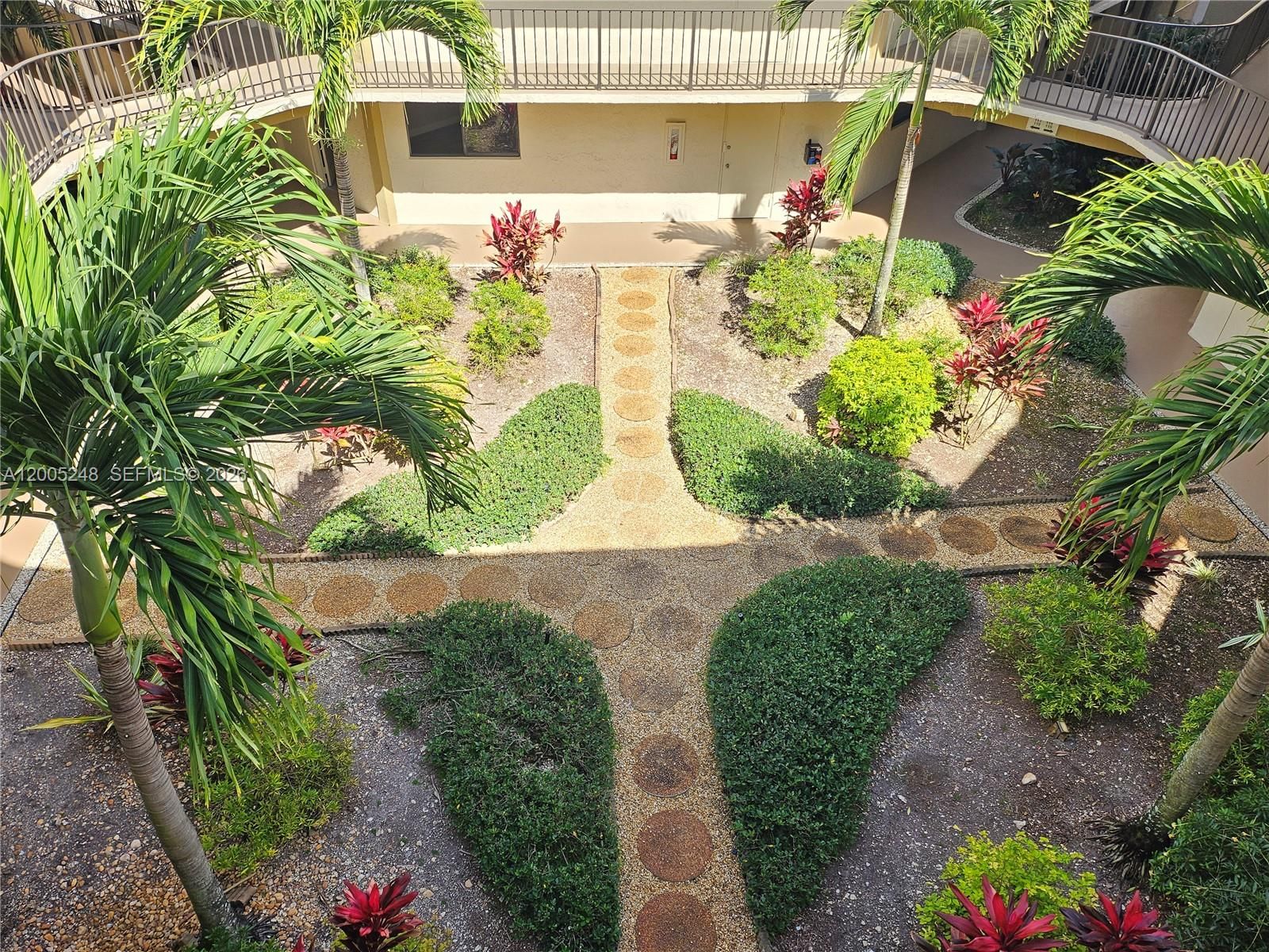 Real estate property located at 8005 107th Ave #305, Miami-dade, The Horizons Condo #6, Miami, FL