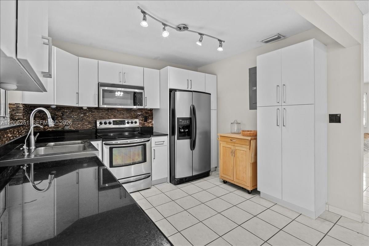 Real estate property located at 13226 5th Ter, Miami-dade, Superior Homes Sec 3, Miami, FL