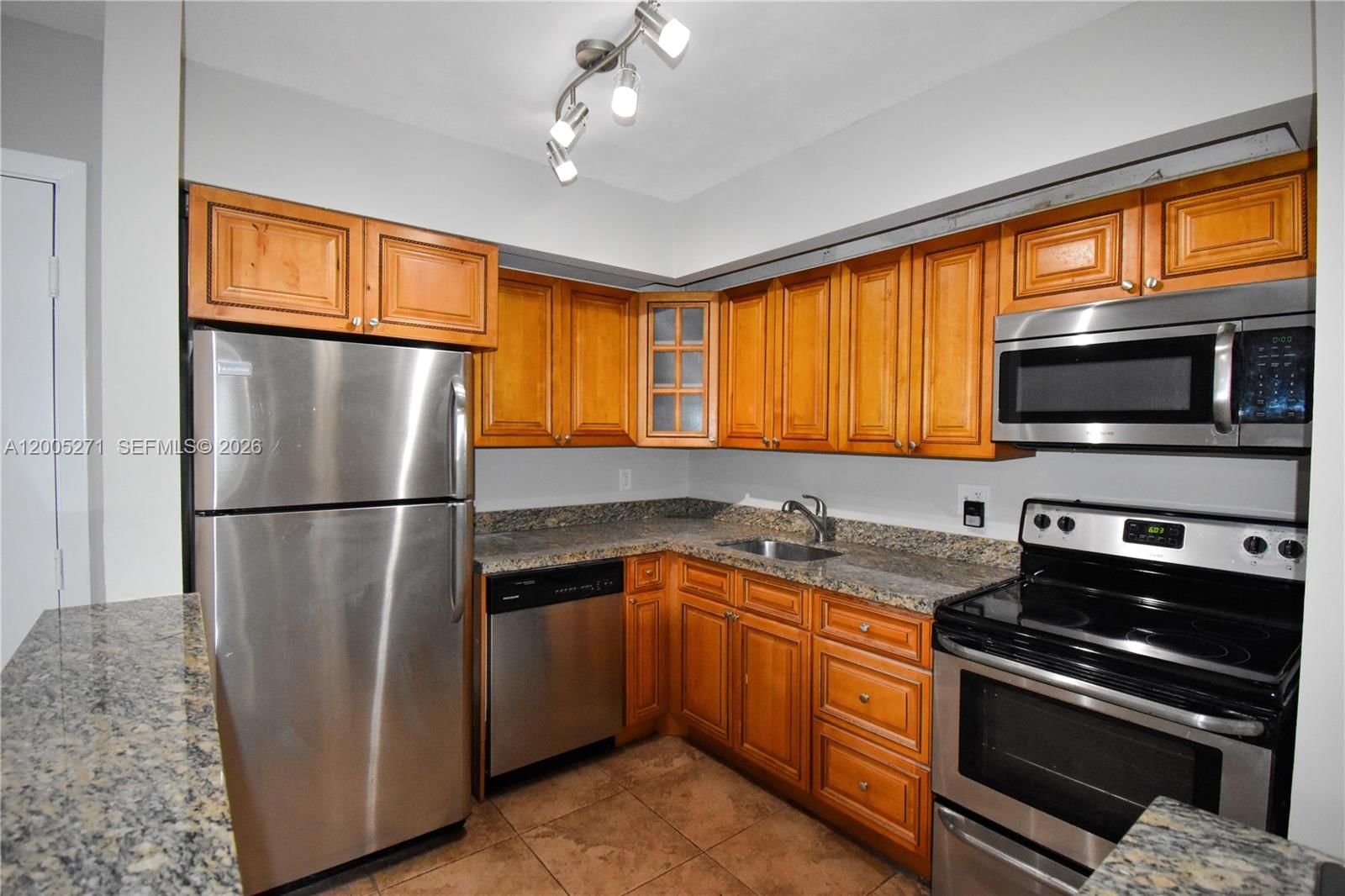 Real estate property located at 9955 Belfort Cir #112, Broward, Belfort Condominium, Tamarac, FL