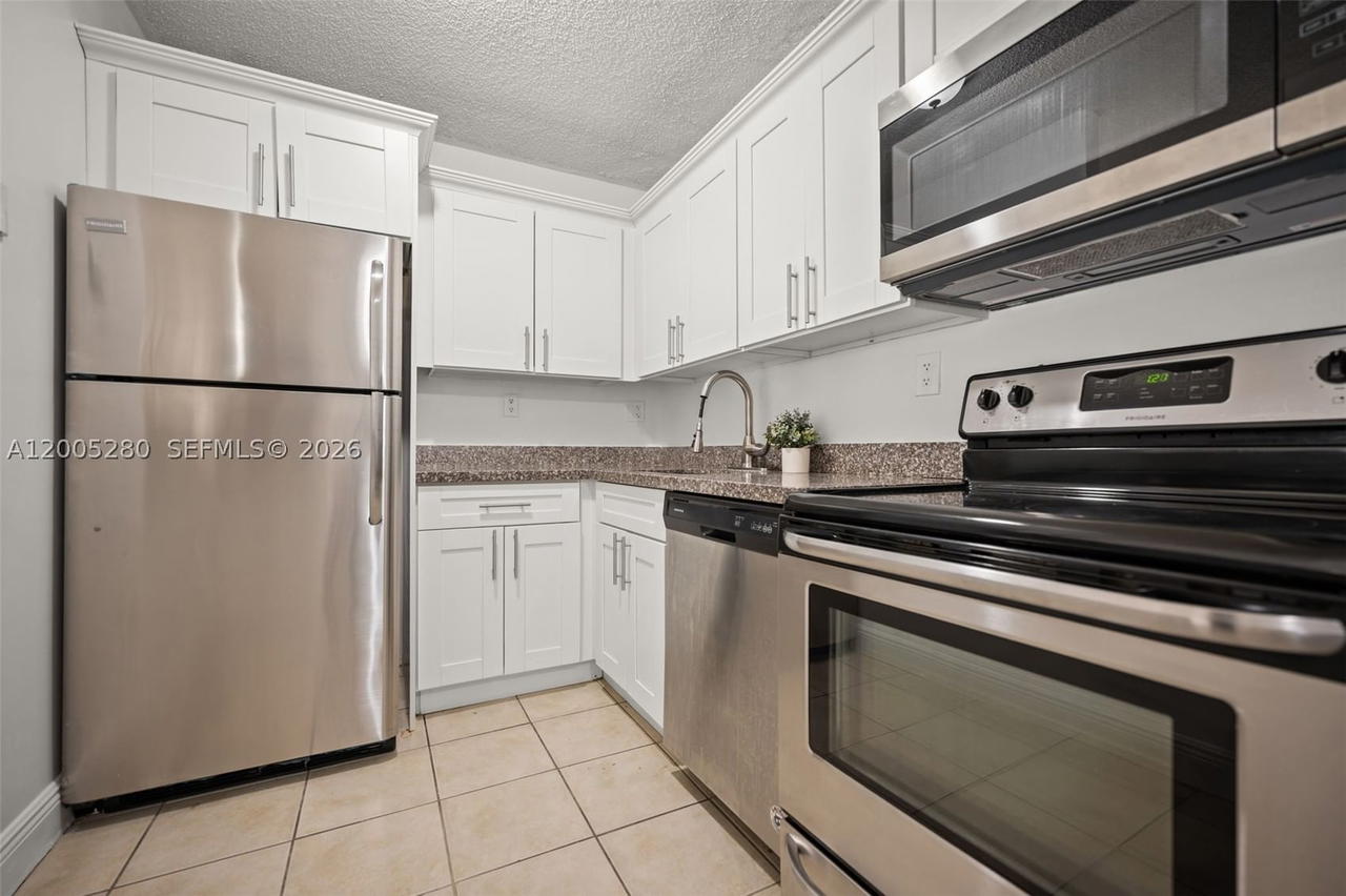 Real estate property located at 7195 179th St #106, Miami-dade, Villa Bellini Condo, Hialeah, FL