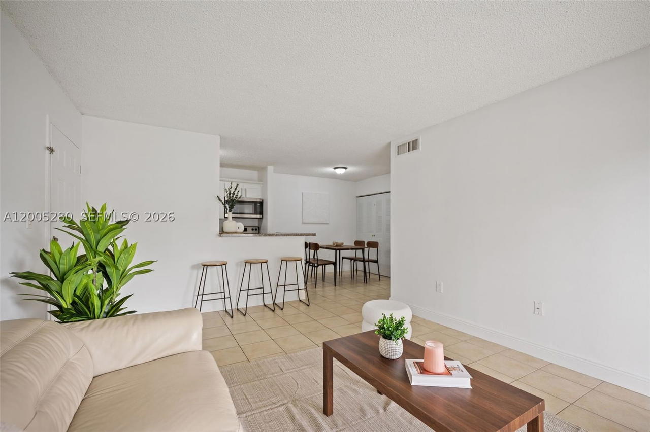 Real estate property located at 7195 179th St #106, Miami-dade, Villa Bellini Condo, Hialeah, FL