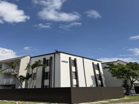 Real estate property located at 4920 79th Ave #313, Miami-dade, Doral Gardens Ii Condo, Doral, FL