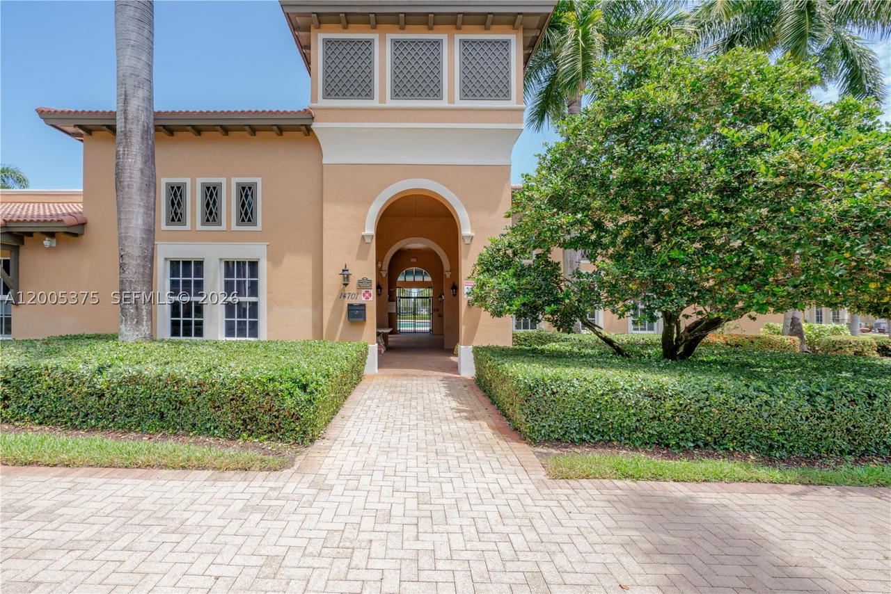 Real estate property located at 623 146th Ter, Broward, Meadow Pines, Pembroke Pines, FL