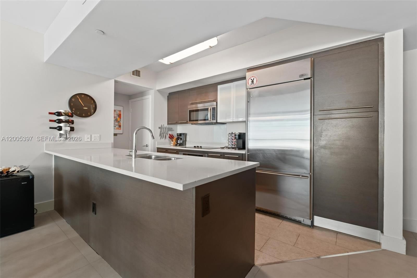 Real estate property located at 500 Brickell Ave #1405, Miami-dade, 500 Brickell East Condo, Miami, FL