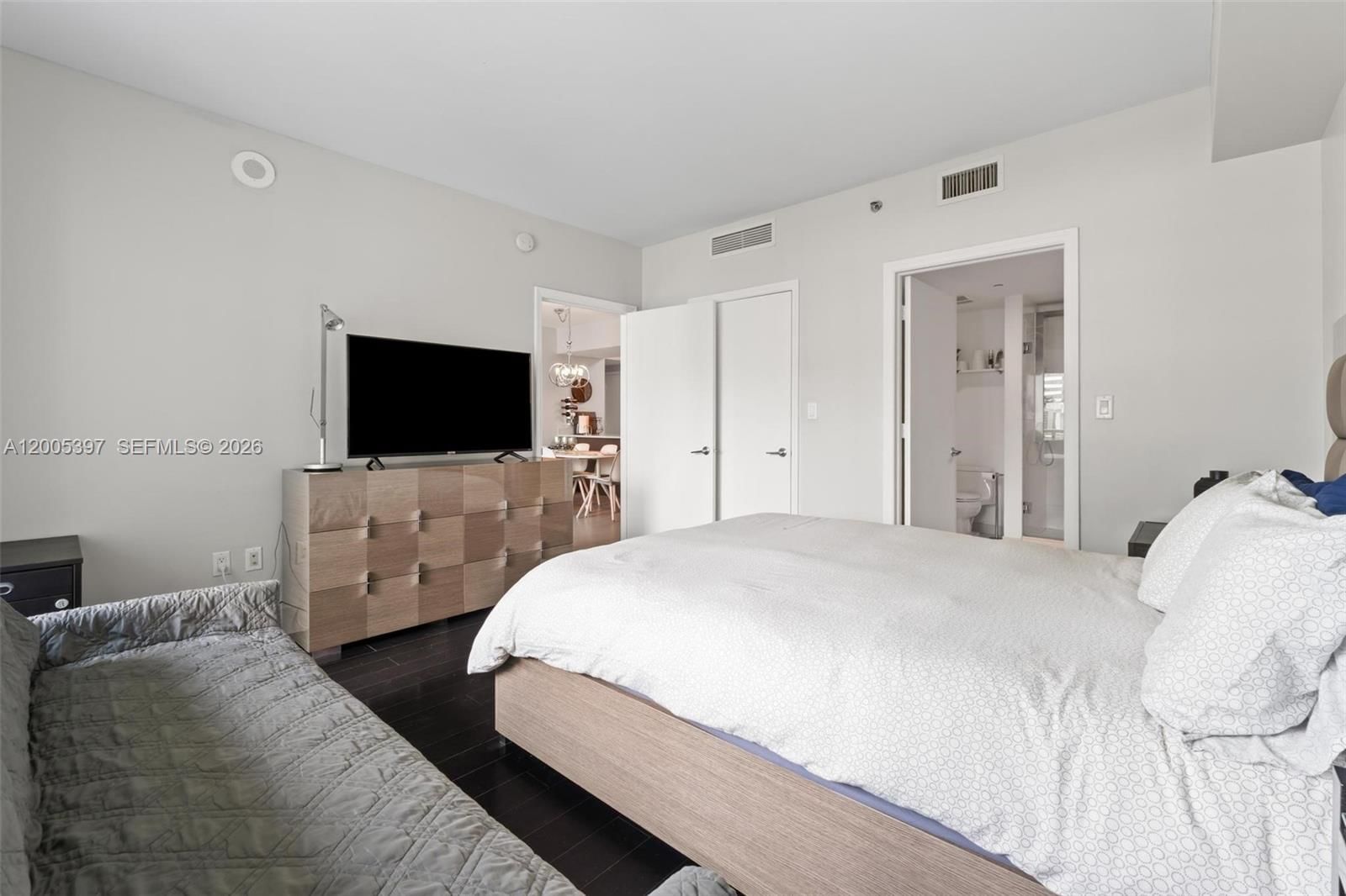 Real estate property located at 500 Brickell Ave #1405, Miami-dade, 500 Brickell East Condo, Miami, FL