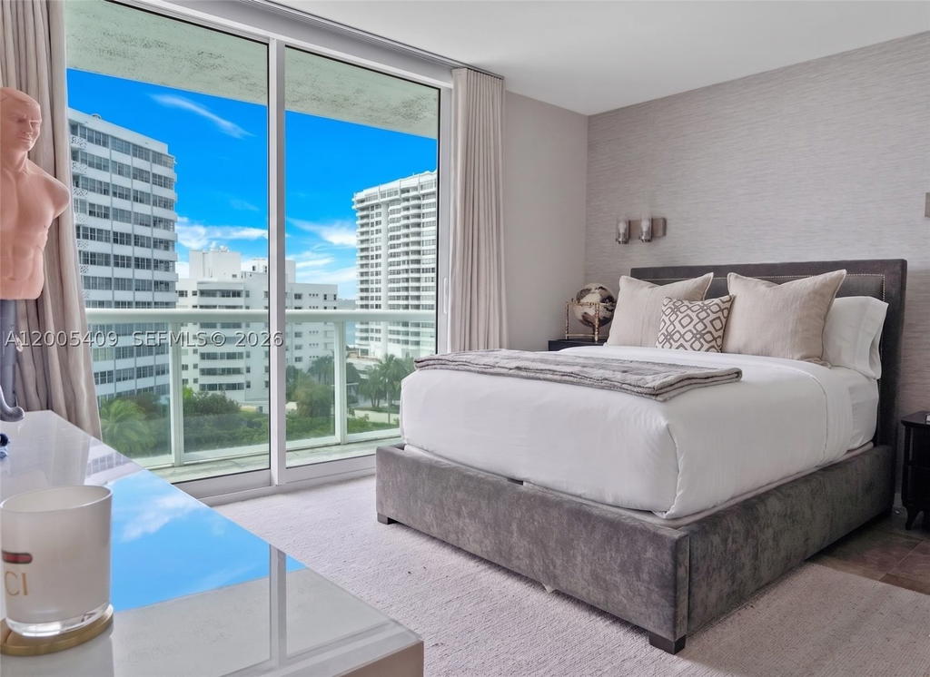 Real estate property located at 10 Venetian Way #804, Miami-dade, The Grand Venetian Condo, Miami Beach, FL