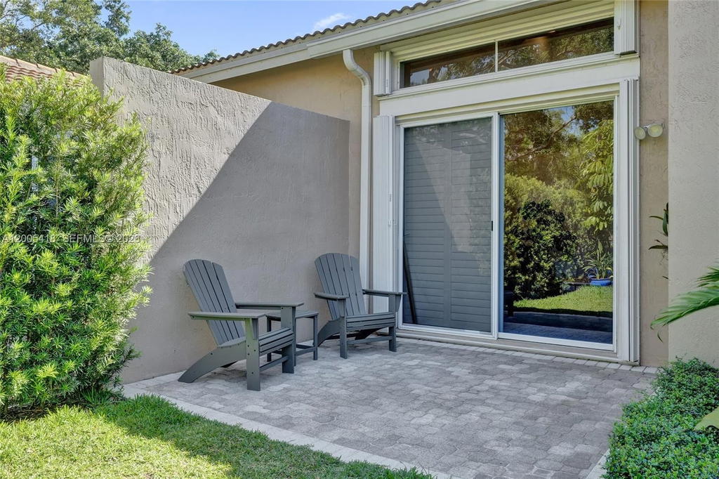 Real estate property located at 1062 158th Ave, Broward, Hollywood Lakes Country C, Pembroke Pines, FL