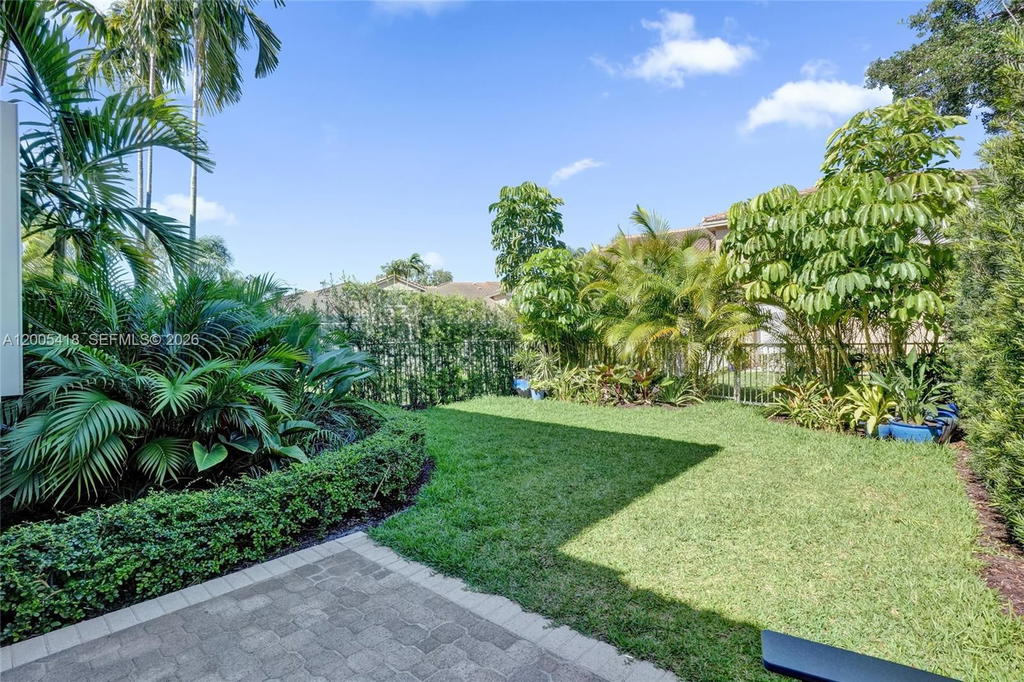 Real estate property located at 1062 158th Ave, Broward, Hollywood Lakes Country C, Pembroke Pines, FL