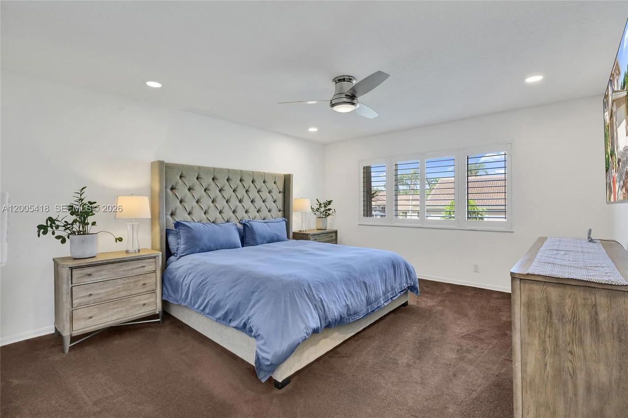 Real estate property located at 1062 158th Ave, Broward, Hollywood Lakes Country C, Pembroke Pines, FL