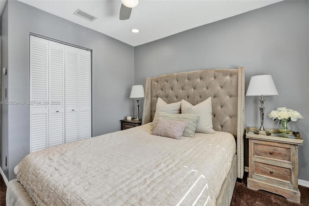 Real estate property located at 1062 158th Ave, Broward, Hollywood Lakes Country C, Pembroke Pines, FL