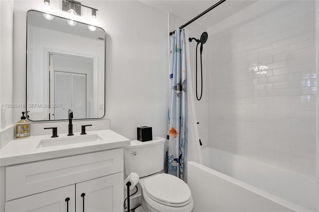 Real estate property located at 1062 158th Ave, Broward, Hollywood Lakes Country C, Pembroke Pines, FL