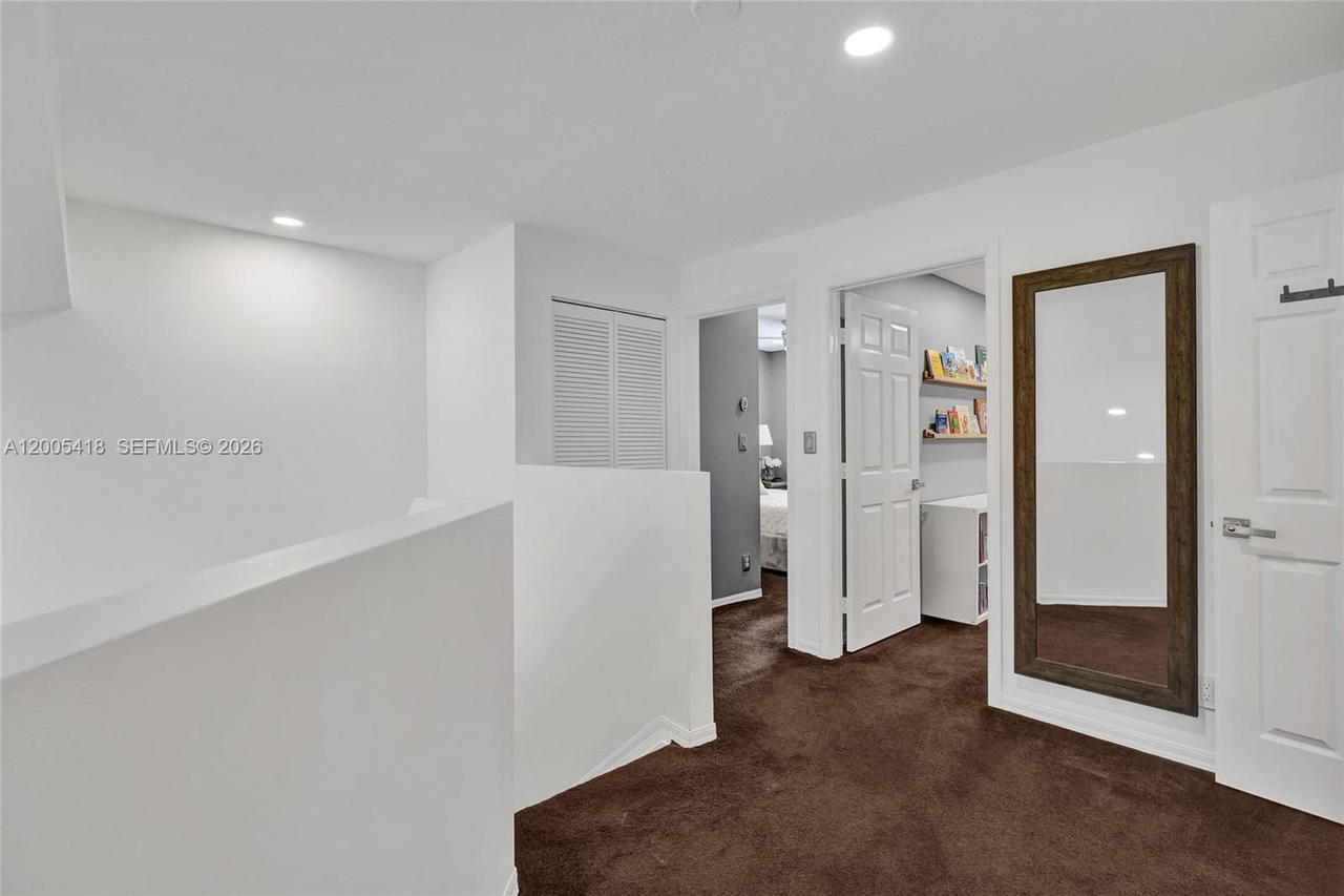 Real estate property located at 1062 158th Ave, Broward, Hollywood Lakes Country C, Pembroke Pines, FL