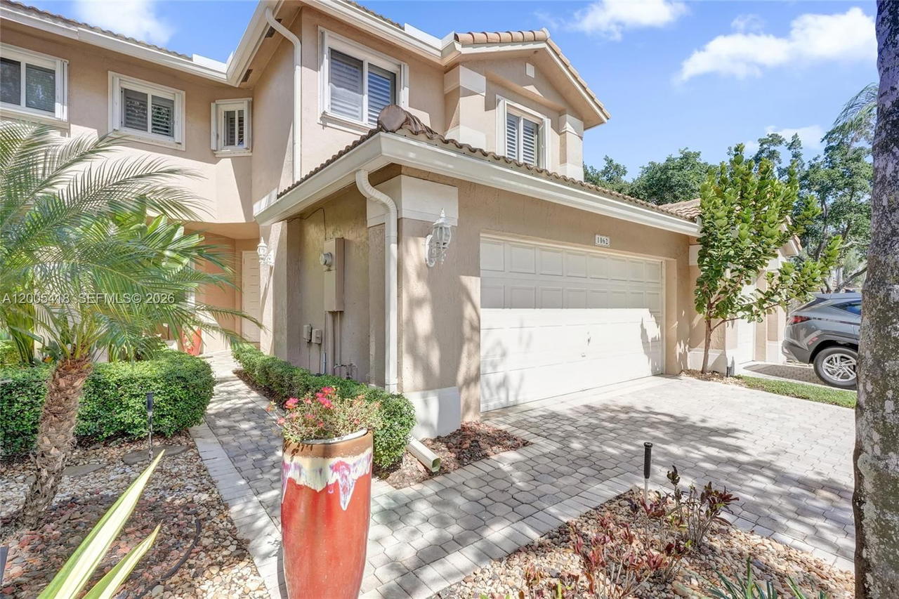 Real estate property located at 1062 158th Ave, Broward, Hollywood Lakes Country C, Pembroke Pines, FL
