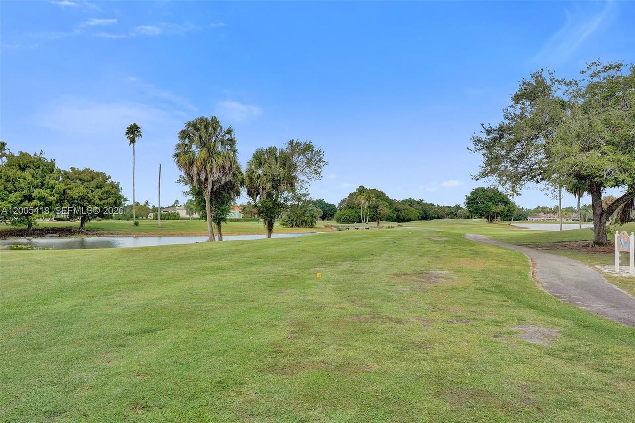 Real estate property located at 1062 158th Ave, Broward, Hollywood Lakes Country C, Pembroke Pines, FL