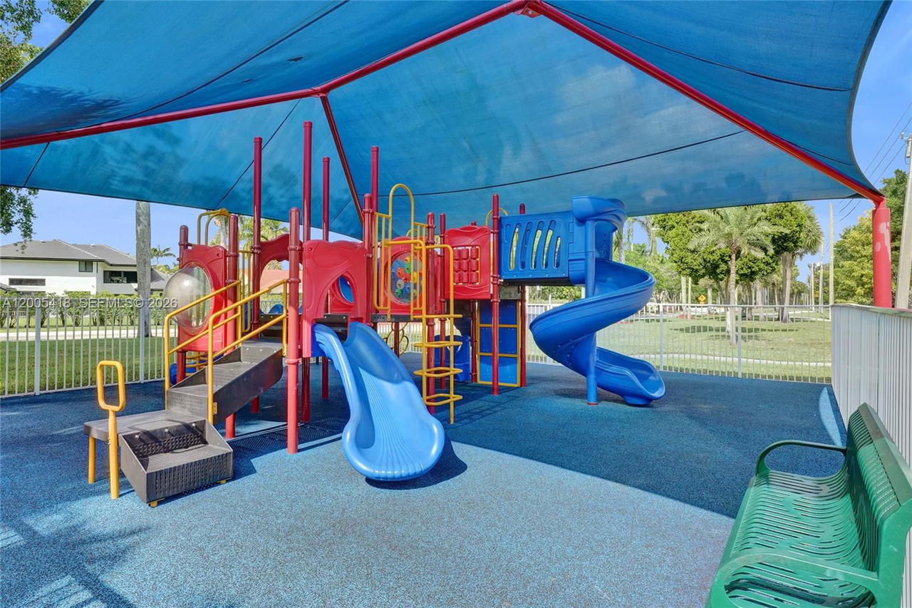 Real estate property located at 1062 158th Ave, Broward, Hollywood Lakes Country C, Pembroke Pines, FL