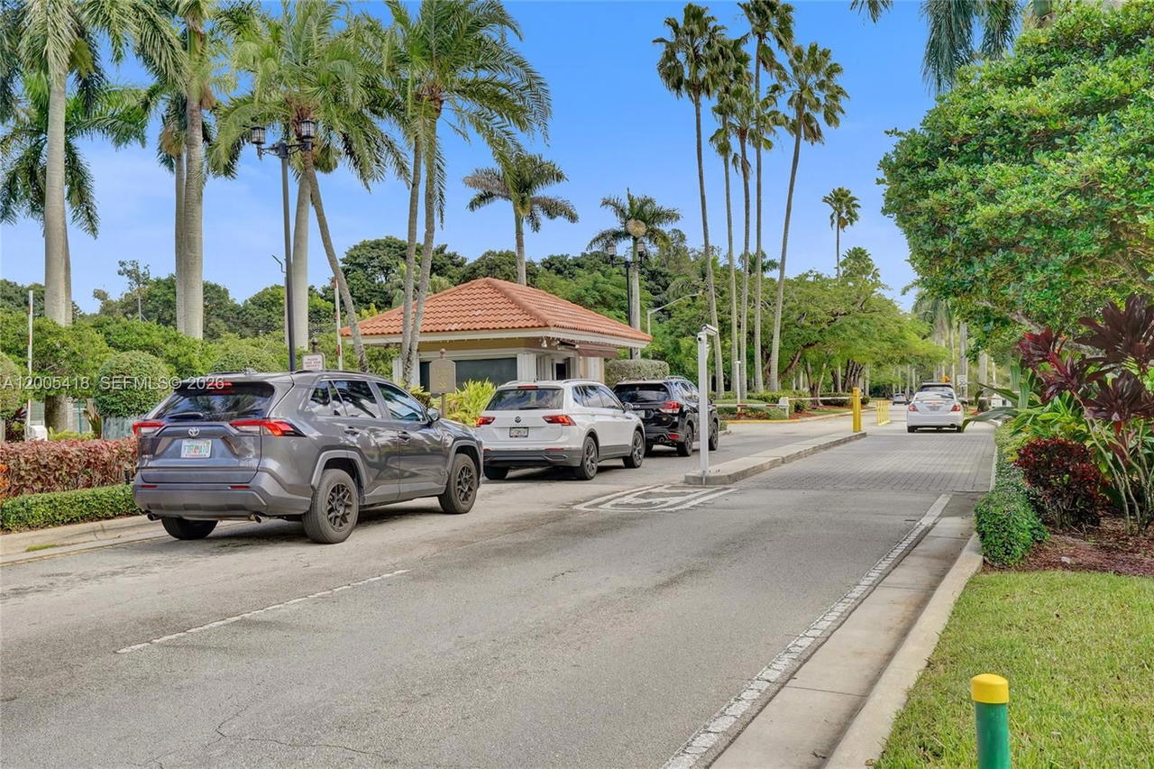 Real estate property located at 1062 158th Ave, Broward, Hollywood Lakes Country C, Pembroke Pines, FL
