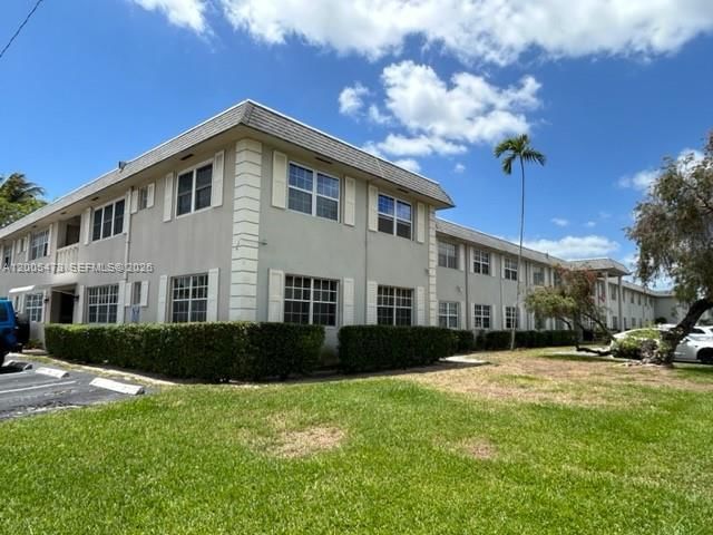 Real estate property located at 1520 Mckinley St #206E, Broward, Mayfair Apt Co-op, Hollywood, FL