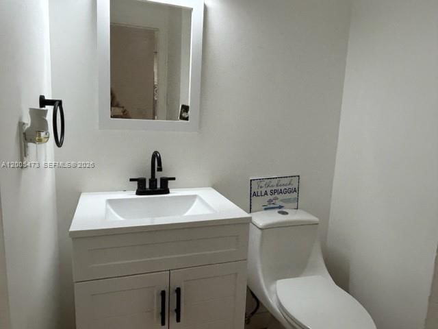 Real estate property located at 1520 Mckinley St #206E, Broward, Mayfair Apt Co-op, Hollywood, FL