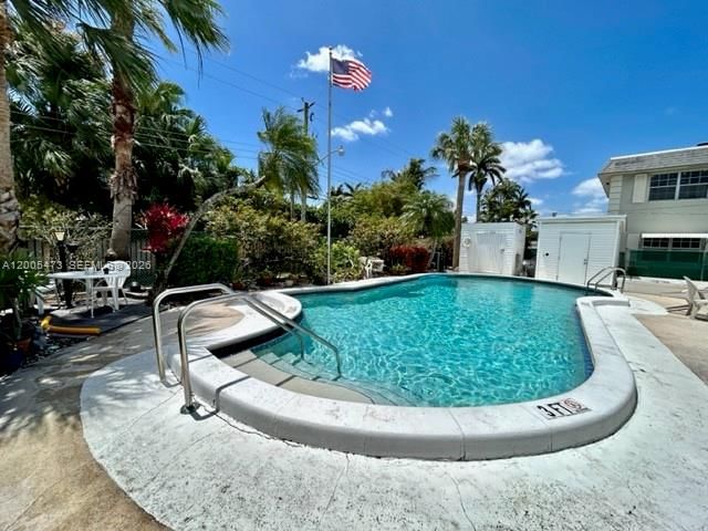 Real estate property located at 1520 Mckinley St #206E, Broward, Mayfair Apt Co-op, Hollywood, FL