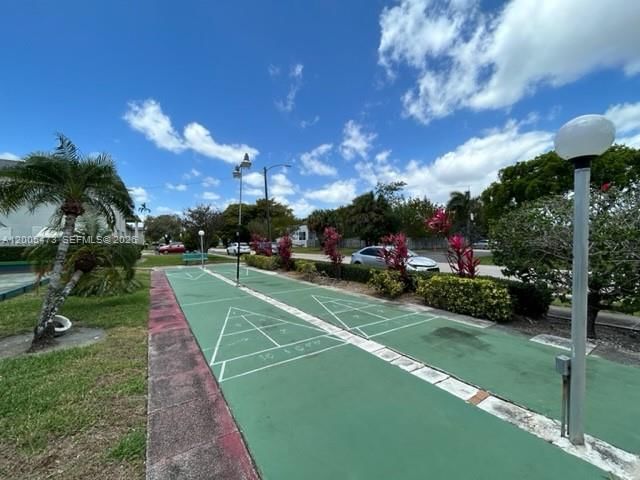 Real estate property located at 1520 Mckinley St #206E, Broward, Mayfair Apt Co-op, Hollywood, FL